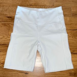 Athleta Ultimate Stash pocket 7” short